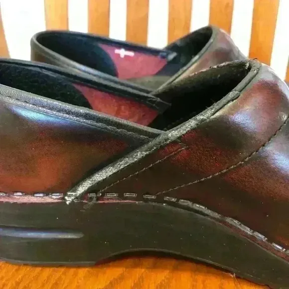 Sanita Pro Leather Cabrio Clog Shoes, Maroon, Size 8