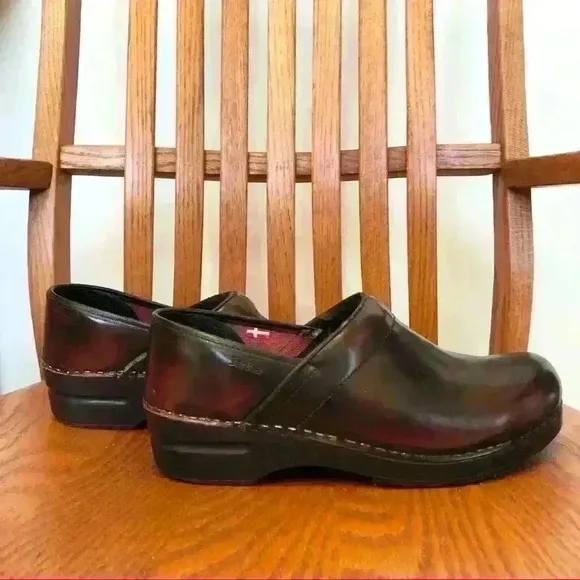 Sanita Pro Leather Cabrio Clog Shoes, Maroon, Size 8