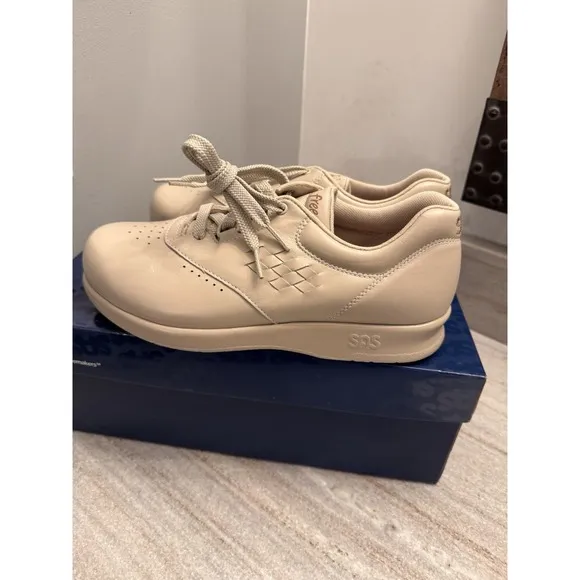 SAS 'Free Time' Bone Leather Oxfords Walking Shoes Women's Sz. 6.5 W NWB