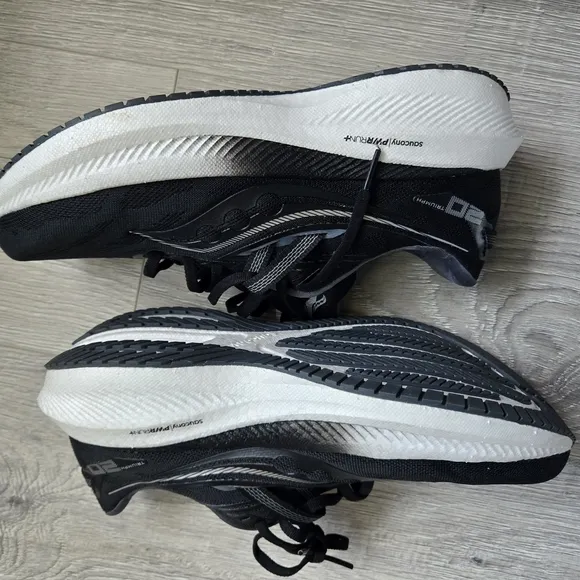 Saucony Men's Triumph 20 Running Shoes