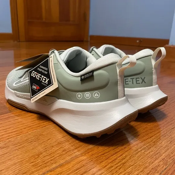 Size 11.5 - Nike Juniper Trail 2 GORE-TEX Running Shoes Jade Horizon / Sea Glass