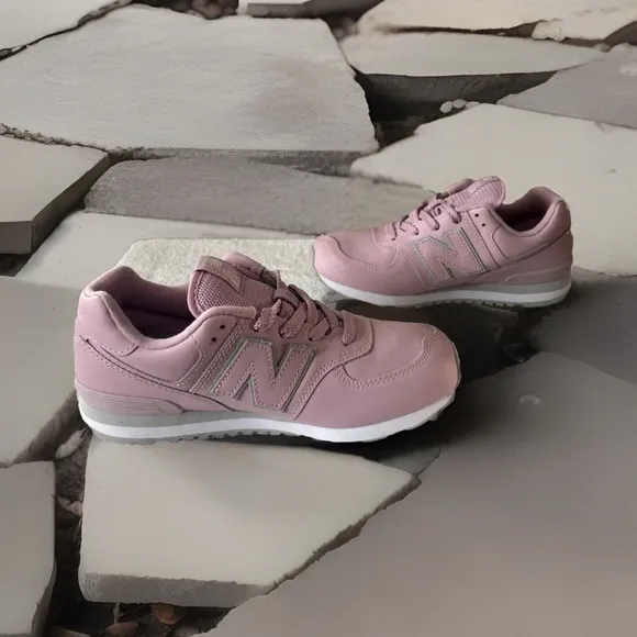 Size 3.5 - New Balance 574 Pink
