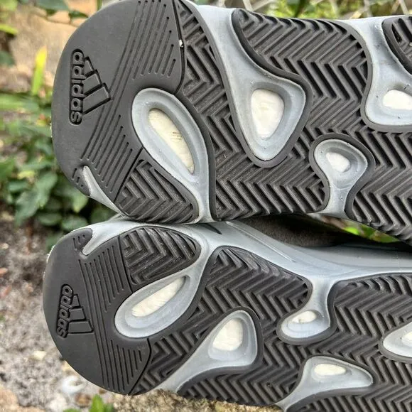 Size 6 - adidas Yeezy Boost 700 V2 Hospital Blue Shoe Men's FV8424 2019 Grey