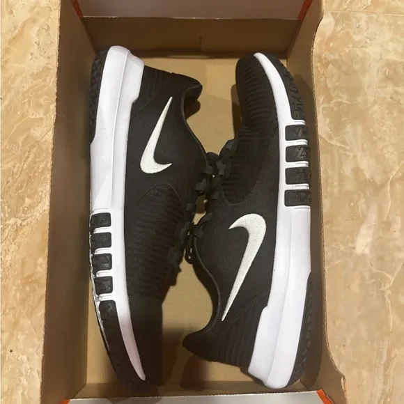 Size 9- Nike Men's Flex Control TR4 Training Work out Running Shoes CD0197-002