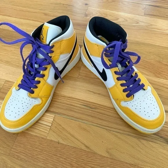 Size 9.5 - Air Jordan 1 Mid Lakers.  LOOK BRAND‎ NEW.  AUTHENTIC GUARANTEED