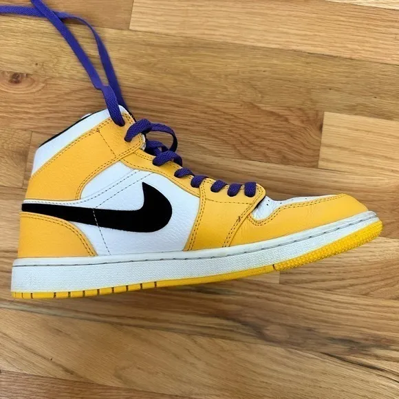 Size 9.5 - Air Jordan 1 Mid Lakers.  LOOK BRAND‎ NEW.  AUTHENTIC GUARANTEED