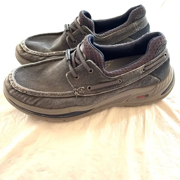 Skechers Men's Arch Fit Motley Oven Sneaker - blue denim SZ 9 Worn 1X