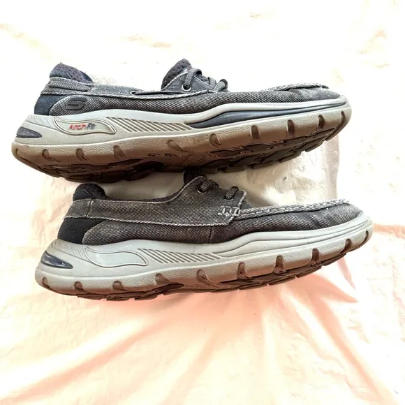 Skechers Men's Arch Fit Motley Oven Sneaker - blue denim SZ 9 Worn 1X