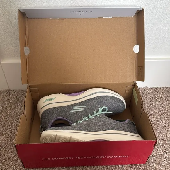 Sketchers Go Walk Arch Fit 2.0 in Vivid Sunset - Vegan Walking Sneakers