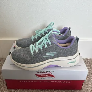 Sketchers Go Walk Arch Fit 2.0 in Vivid Sunset - Vegan Walking Sneakers