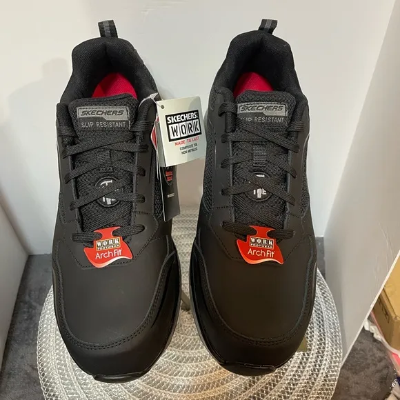 Sketcher’s Men’s Work Footwear Size 11 Black/Charcoal NWT