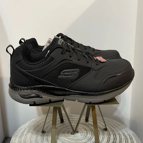 Sketcher’s Men’s Work Footwear Size 11 Black/Charcoal NWT
