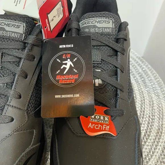 Sketcher’s Men’s Work Footwear Size 11 Black/Charcoal NWT