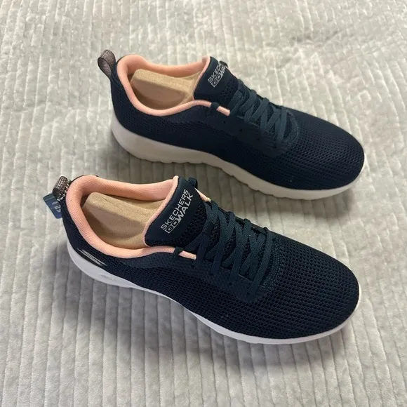 Sketches Gowalk Joy- Joturn Walking Sneakers in Navy/ Pink Size 8.5 NWOT—A0285‎