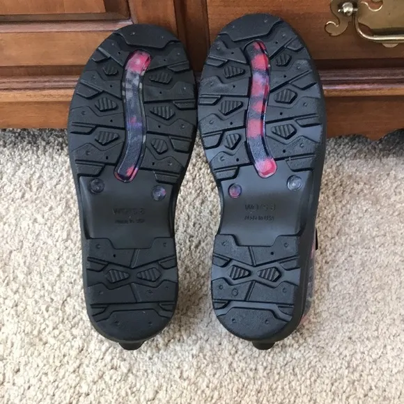 Sloggers SZ 8,black floral waterproof clogs with comfort insole.