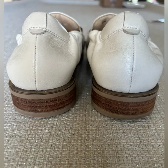 Softwaves Gali Loafer Creme Cream with Link Accents size 7  7.5