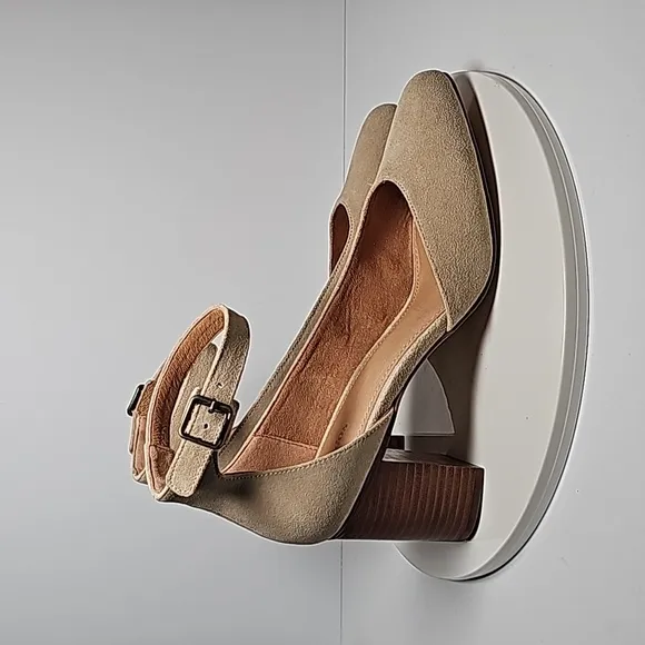 Soludos The Gemma Shoes Stacked Heels Ankle Strap Almond Toe Suede Sand Beige 10