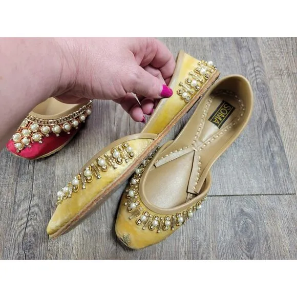 Soma Hand Artisan Made Leather Beaded Velour Pakistan Shoes 6 Flats Red Yellow