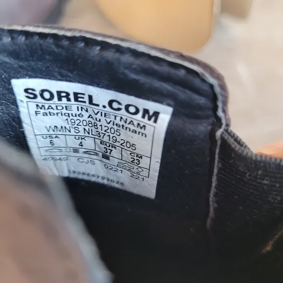 SOREL Blackened Brown Emelie Chelsea Boot Waterproof Size 6