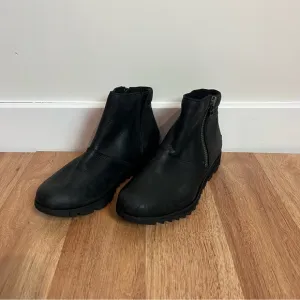 Sorel Harlow Zip Waterproof Black Ankle Boots Shoes Women Size 6