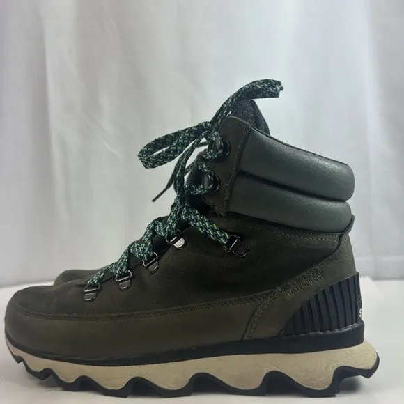 Sorel Kinetic Conquest Winter Women's Hiking Boots