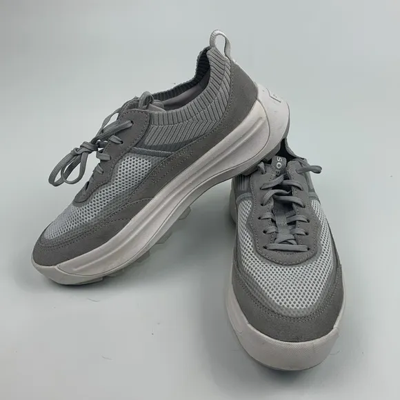 Sorel Ona Gray white Casual Sneakers Size 8.5 Lace up Tread walking running