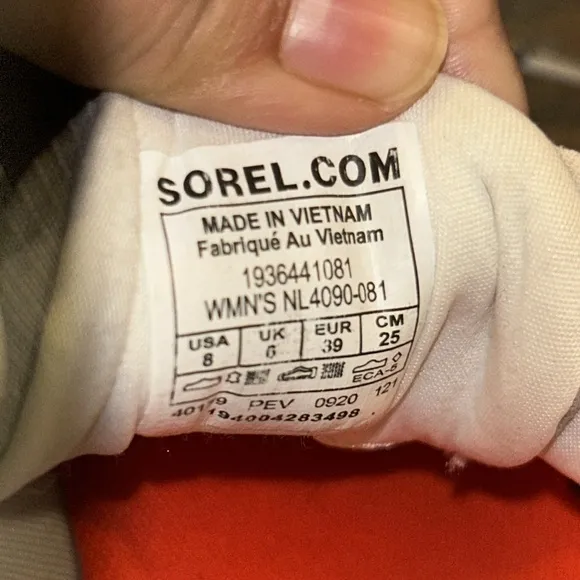 SOREL “OUT AND ABOUT” WOMENS SNEAKERS SIZE 8 GRAY WATERPROOF