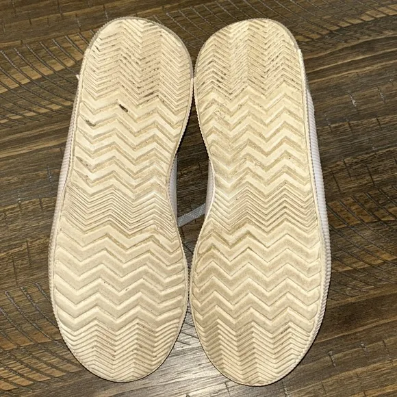 SOREL “OUT AND ABOUT” WOMENS SNEAKERS SIZE 8 GRAY WATERPROOF