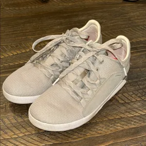 SOREL “OUT AND ABOUT” WOMENS SNEAKERS SIZE 8 GRAY WATERPROOF