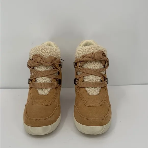 Sorel Out n About Cozy hidden wedge boots suede hiking shearling winter new 8