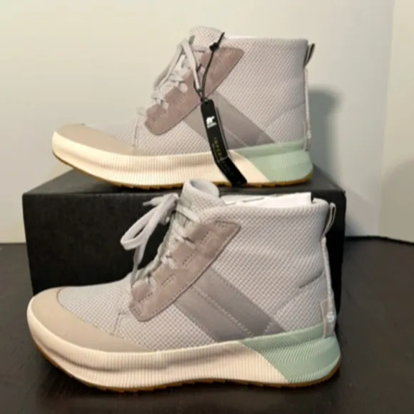 Sorel Out N About III Mid Sneaker Boot Weatherproof Moonstone/Sea Salt Size 8