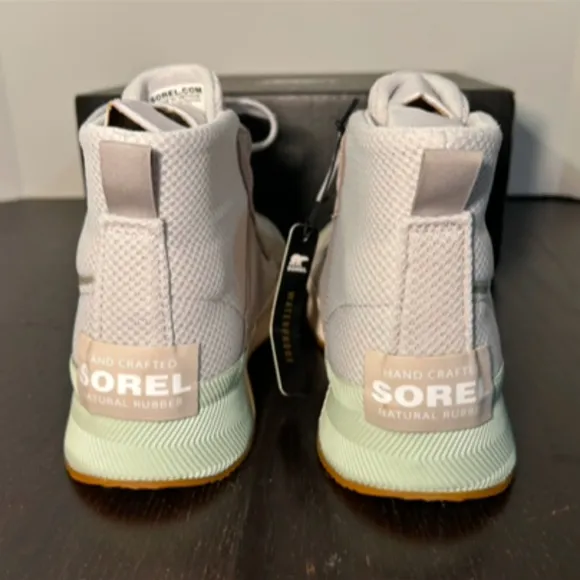 Sorel Out N About III Mid Sneaker Boot Weatherproof Moonstone/Sea Salt Size 8