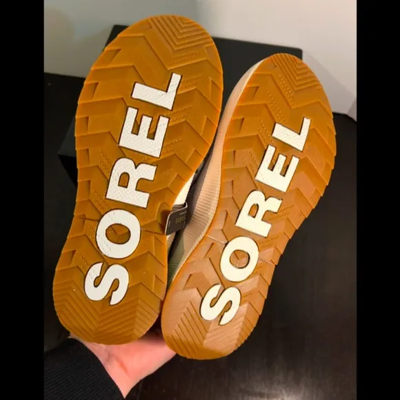 Sorel Out N About III Mid Sneaker Boot Weatherproof Moonstone/Sea Salt Size 8