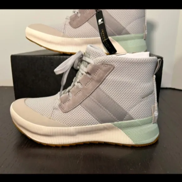 Sorel Out N About III Mid Sneaker Boot Weatherproof Moonstone/Sea Salt Size 8