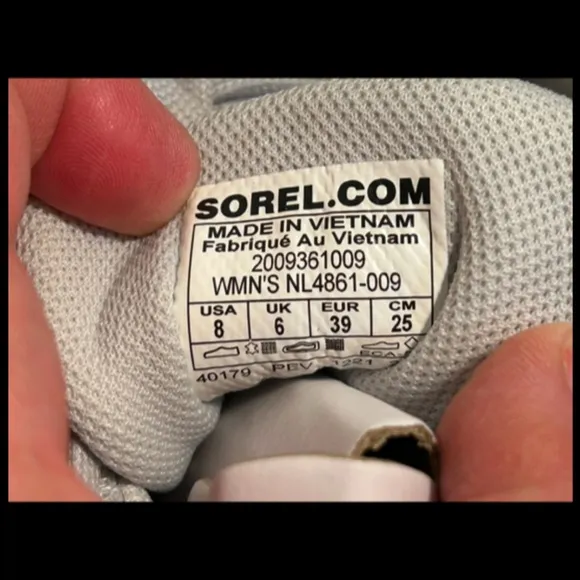 Sorel Out N About III Mid Sneaker Boot Weatherproof Moonstone/Sea Salt Size 8