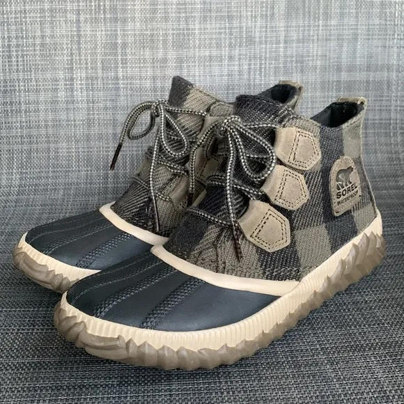 Sorel Out 'N About Plus Alpine Plaid waterproof boots winter shoes women’s 5.5