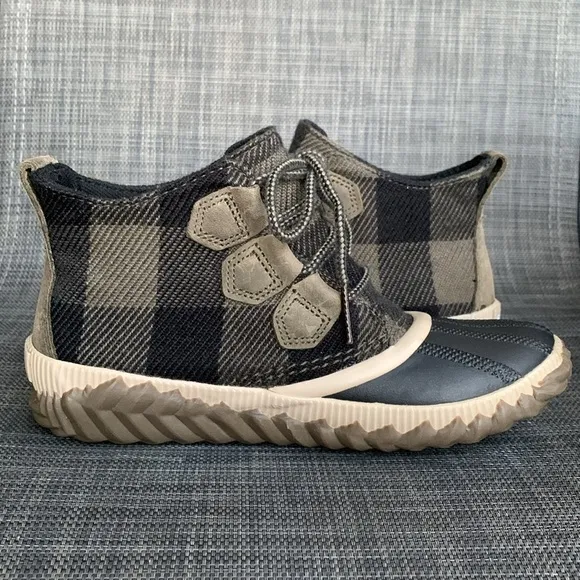 Sorel Out 'N About Plus Alpine Plaid waterproof boots winter shoes women’s 5.5
