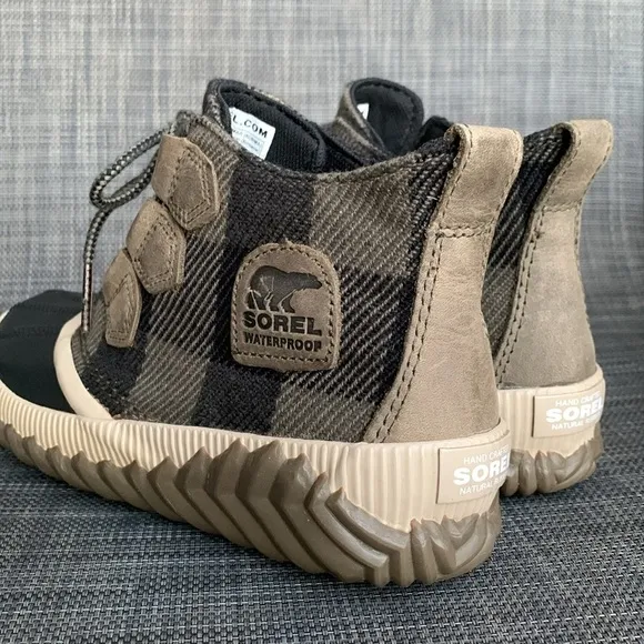 Sorel Out 'N About Plus Alpine Plaid waterproof boots winter shoes women’s 5.5
