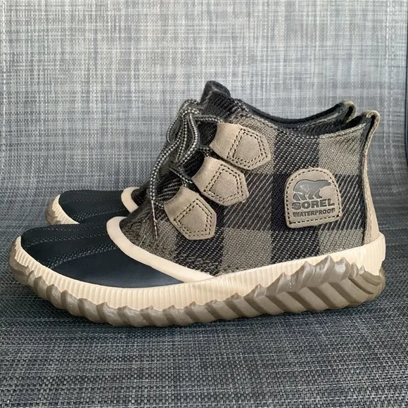 Sorel Out 'N About Plus Alpine Plaid waterproof boots winter shoes women’s 5.5