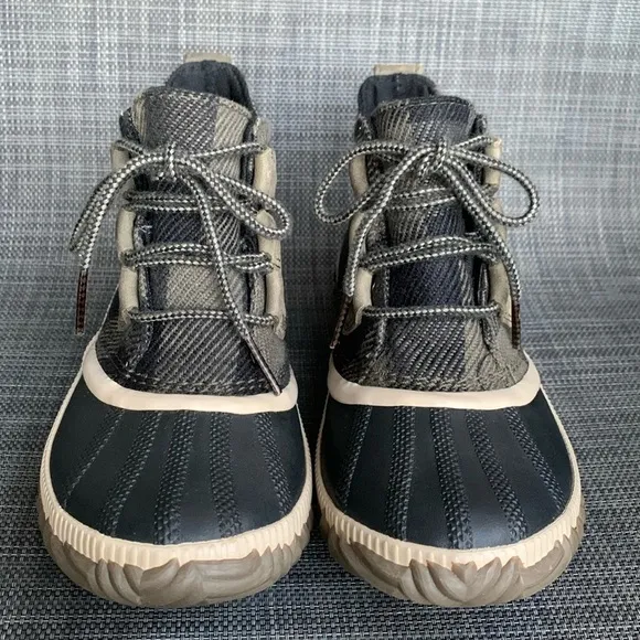 Sorel Out 'N About Plus Alpine Plaid waterproof boots winter shoes women’s 5.5