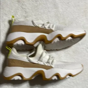 Sorel White and Tan Sneakers 👟 Size 10 Womans