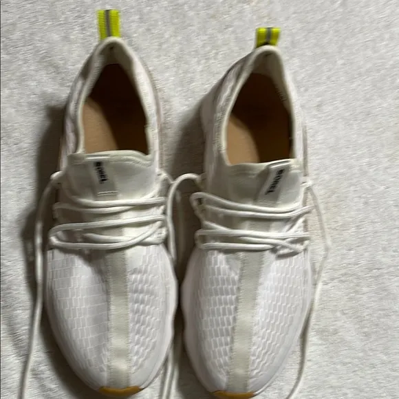 Sorel White and Tan Sneakers 👟 Size 10 Womans