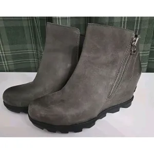 Sorel Women Joan-Of-Arctic Boot‎ Size 8 Gray Leather Hidden Wedge Heel Zip Up