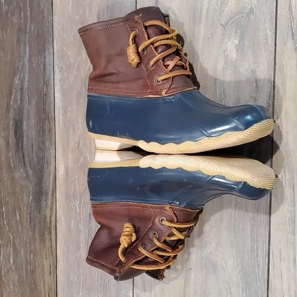 Sperry Saltwater Women Waterproof Ankle Boots sz 7 shoes