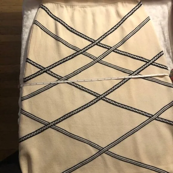 St. John White Skirt with Black Fancy Ribbon Trim; Size 14; NWOT