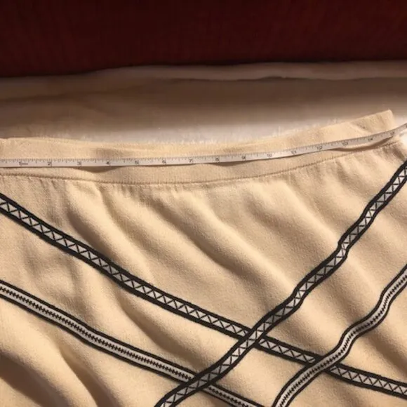 St. John White Skirt with Black Fancy Ribbon Trim; Size 14; NWOT