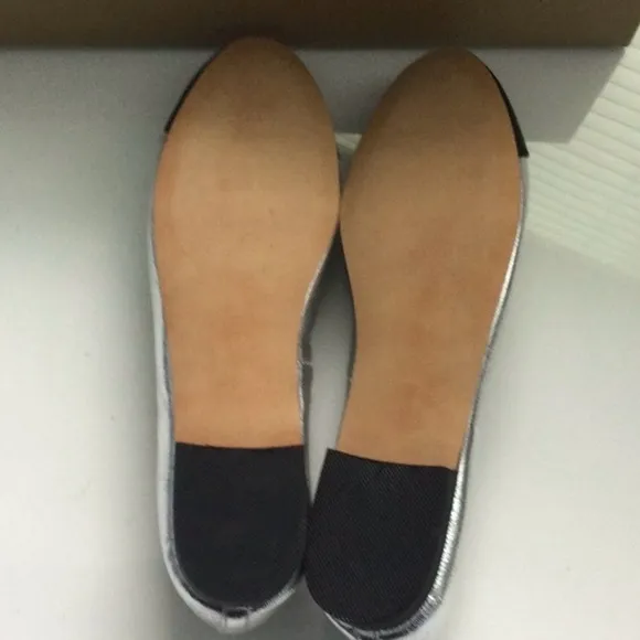Steve Madden Ellison Silver Wm Sz (right shoe)  6.5 (left shoe 7) Black/Silver