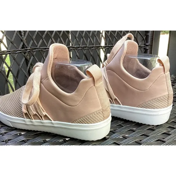 Steve Madden Lancer Sneakers Athleisure Comfy Shoe in Blush (Nude) Sz 8.5