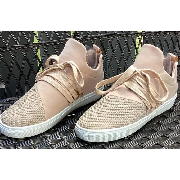 Steve Madden Lancer Sneakers Athleisure Comfy Shoe in Blush (Nude) Sz 8.5