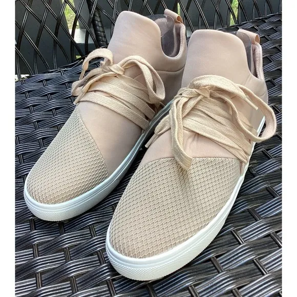 Steve Madden Lancer Sneakers Athleisure Comfy Shoe in Blush (Nude) Sz 8.5